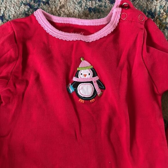 3 for $15 - Bundle of 4 Christmas onesies - Picture 6 of 9